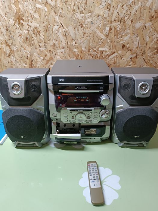 Музыкальный центр