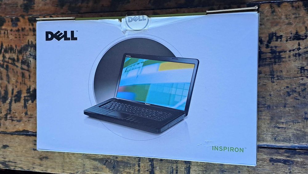 лаптоп Dell Inspiron N5030, Windows 7 Ultimate