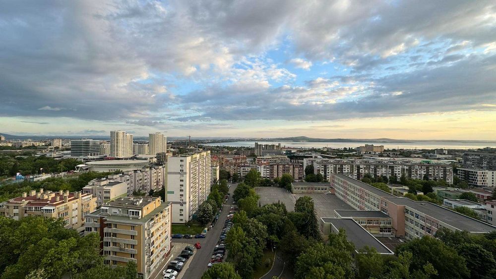 Дава се под наем Двустаен апартамент в Бургас, Център - 56 кв.м за 40.8 € - Снимка #4