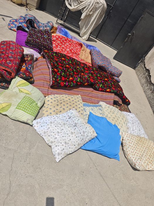 Кўрпача, ёстиқ, гилам бу