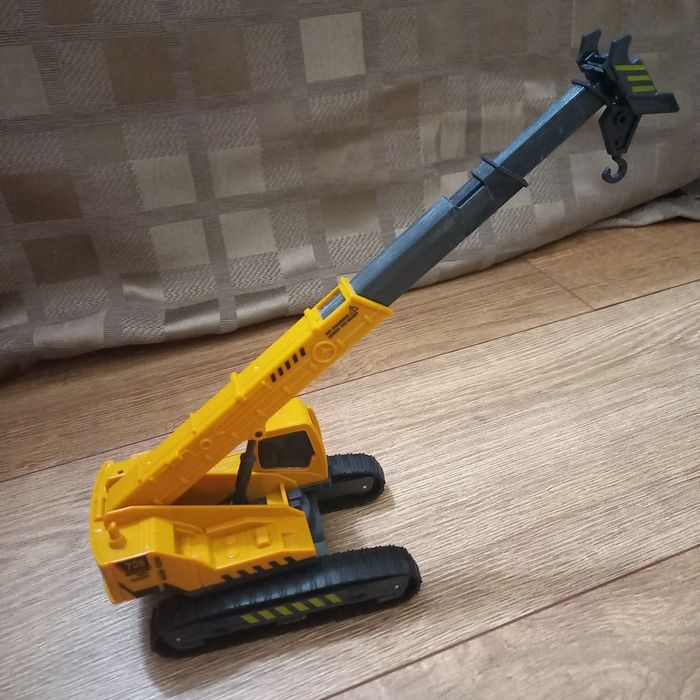 Продам игрушку-кран