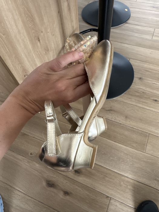 Pantofi cu toc H&m 32