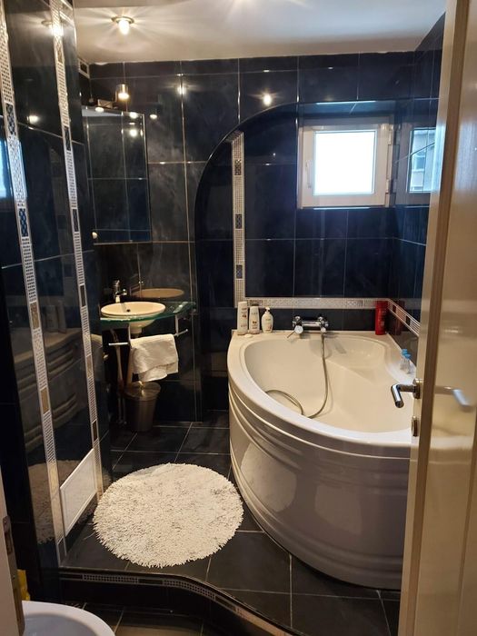 Vând apartament 3 camere