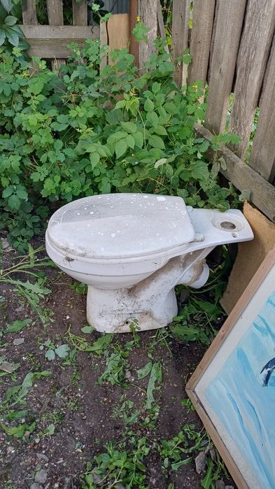 Продам унитаз без бочка