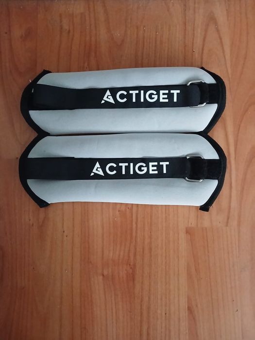 Saculeti fitness incheieturi , glezne sau brate  .