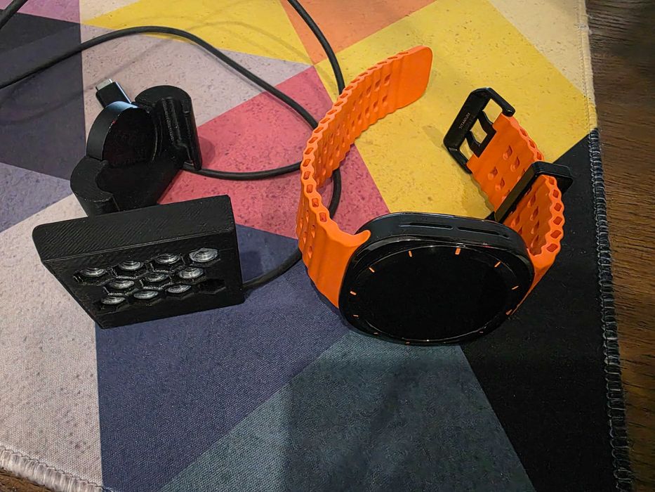 Samsung Galaxy Watch Ultra (2024) + stand cadou