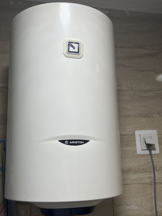 Boiler ariston 75 l folosit 1 an