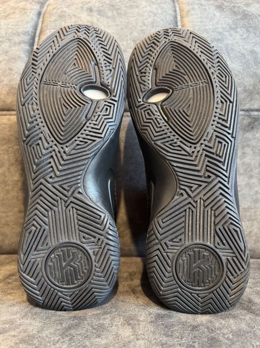 Nike Kyrie Flytrap II.