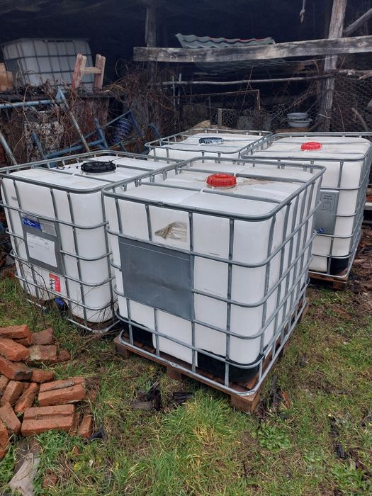 Бидони 1 тон цистерни 1000л контейнери бели