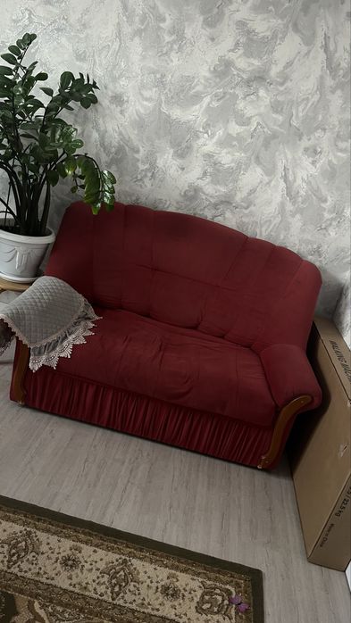 Продаю диван коротки  за 5000тыс