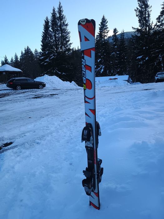 Ски  на Atomic, с автомати Marker