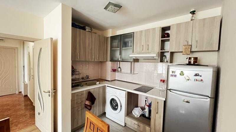 Дава се под наем Двустаен апартамент в Бургас, Славейков - 60 кв.м за 408 € - Снимка #1