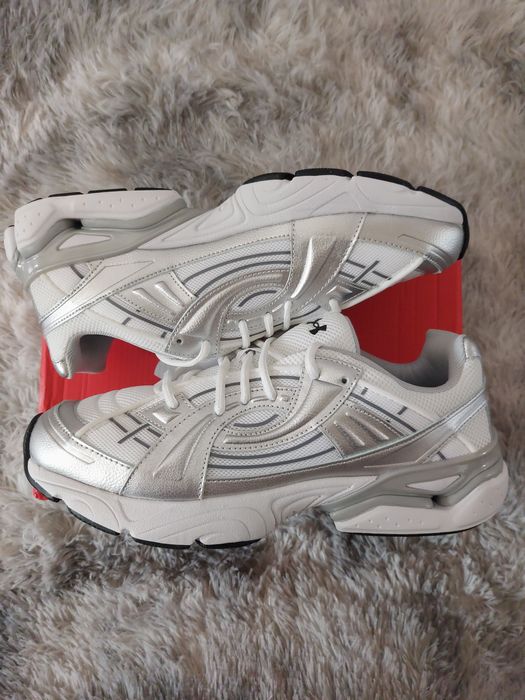 кроссовки Under Armour Sola
кроссовки Sola