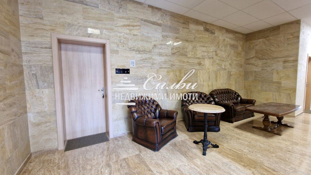 Дава се под наем Офис в Шумен, Център - 22 кв.м за 229.5 € - Снимка #2