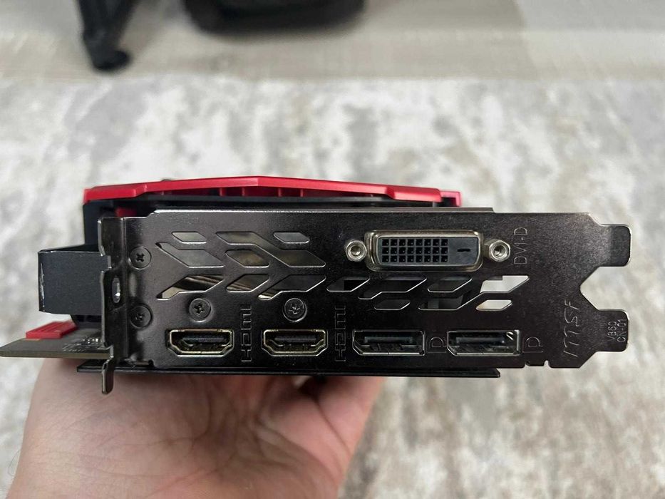Vand placa video MSI GeForce GTX 1080 Ti  X 11GB / 352-Bit