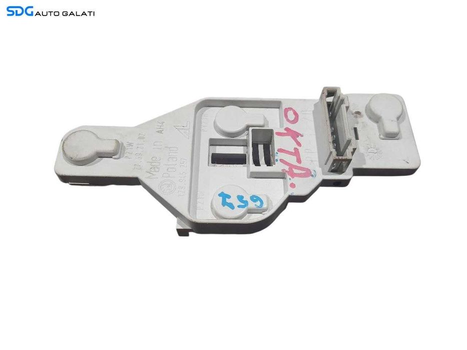 Soclu Suport Bec Becuri de la Stop Lampa Tripla Stanga Skoda Octavia 2 Break 2004 - 2013 Cod 1Z9945257 [N2919]