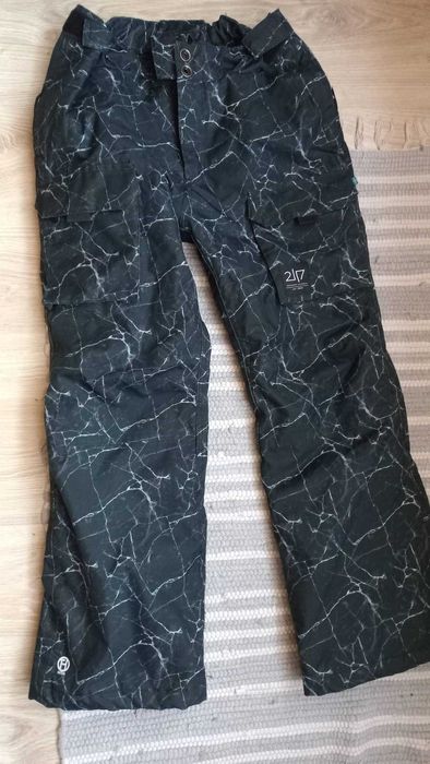 Детски и други ски якета ,панталони и гащеризони