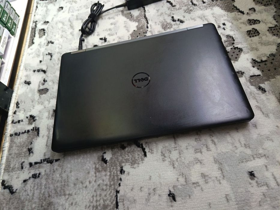 Ноутбук Dell core i7 . 8/256