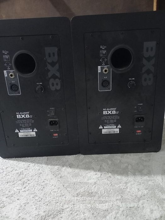 BX8 m-audio колонка