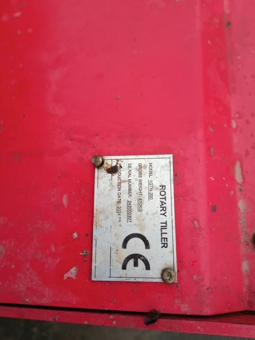 De vânzare freza de pământ