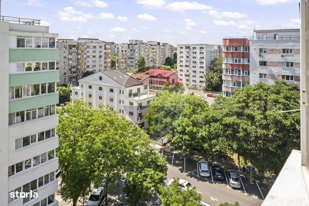 Apartament cu 4 camere de vânzare în zona Sebastian