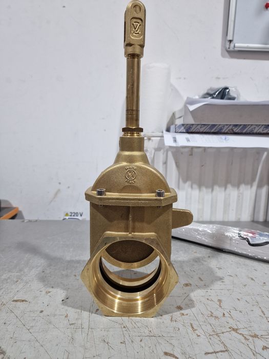 Robinet vidanja 4 toli import Italia original preț 1150 lei se poate t