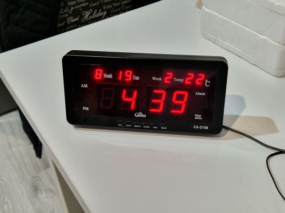 Radio cu ceas digital