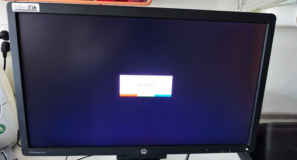 Монитор HP EliteDisplay E231