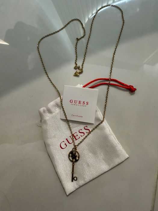 Guess gold ново герданче ключ, подходящ за подарък