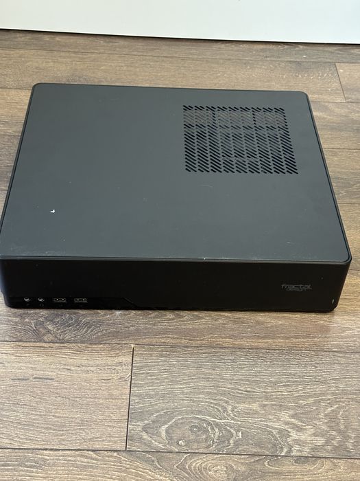Fractal Design Node 202 SFX HTPC Case само за ITX  дънни платки