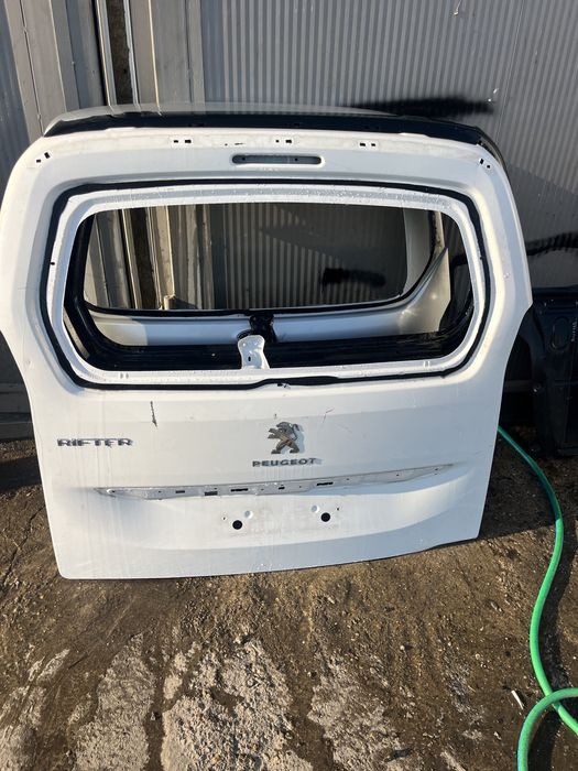 Капак,багажник Peugeot Rifter 2018- 3бр
