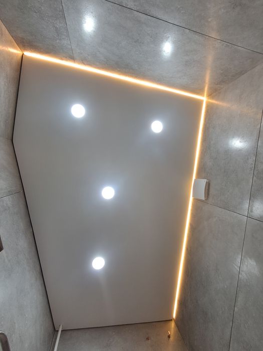 Натяжные потолки .