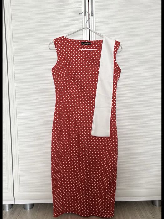 Платья каждая по 5000