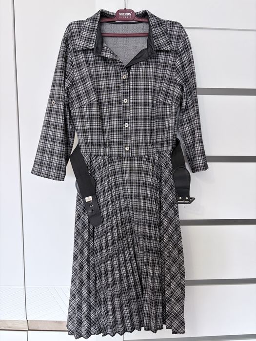 Платья, 42-44, по 2000 тенге