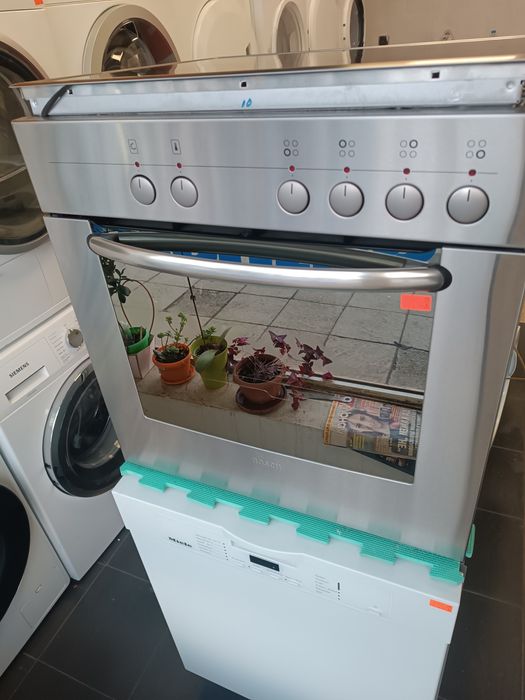 Фурна с керамичен плот Bosch inox