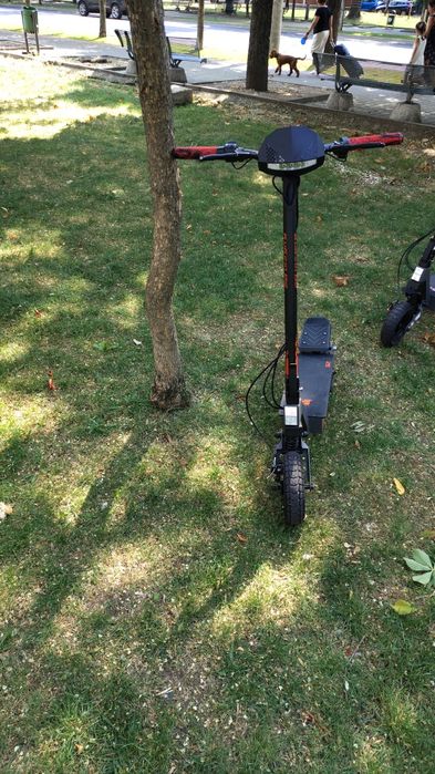 Kukirin g2 2026 nou 100 km autonomiea real 40 km la 80 kg  greuatea mea si 54 la ora viteza maxima are mici sgarieturi