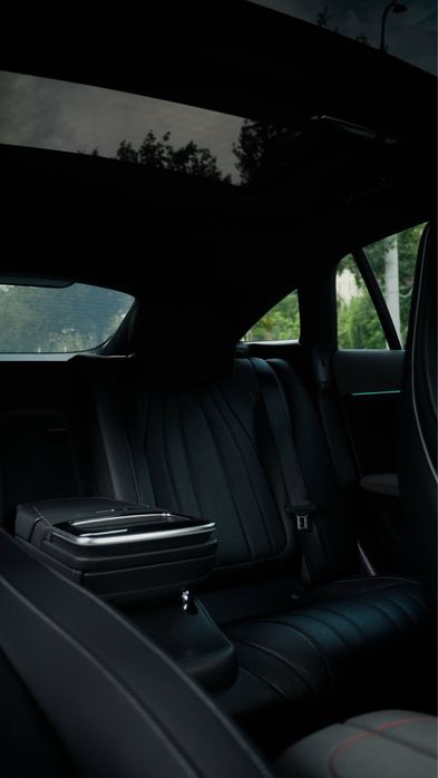 Mercedes Benz EQS 450+