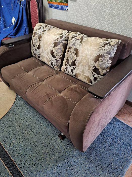 Продам диван в отличном состоянии