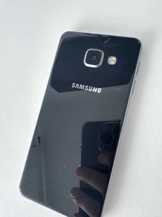 Samsung Galaxy A3 (versiunea 2016)