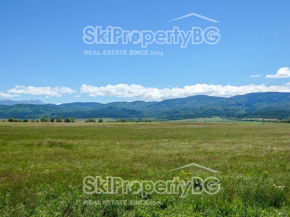 Голям парцел в Белчински Бани!