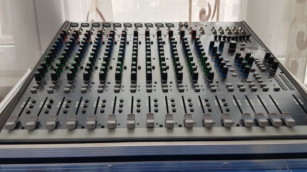 Mixer pasiv 16 canale cu efecte Alto Live 1604 Brasov • OLX.ro