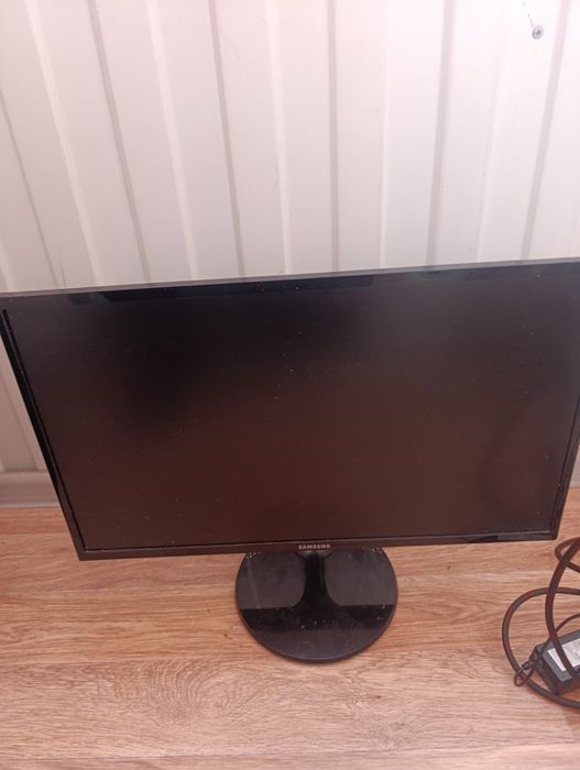 Монитор Samsung Led