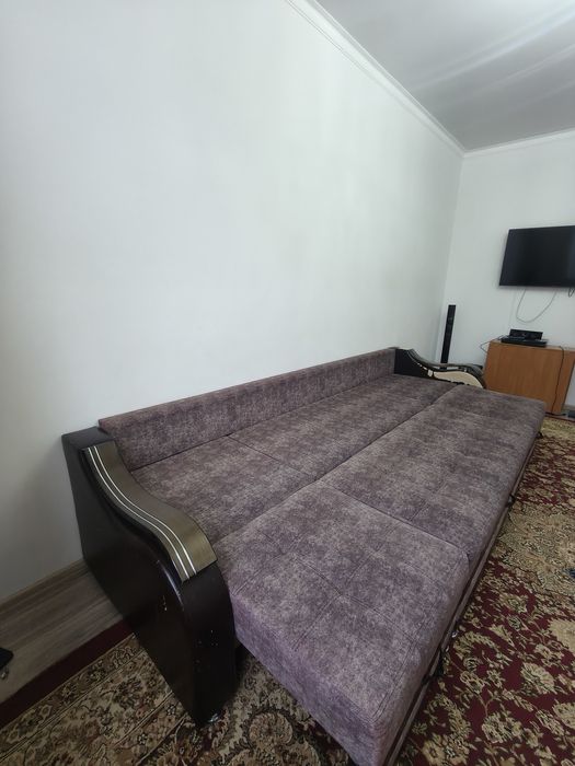 Продаю диван в хорошем состояний