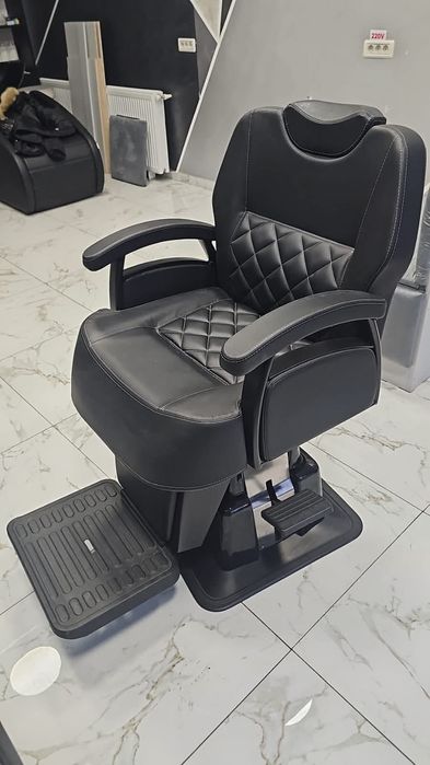 Scaun frizerie si oglinda frizerie