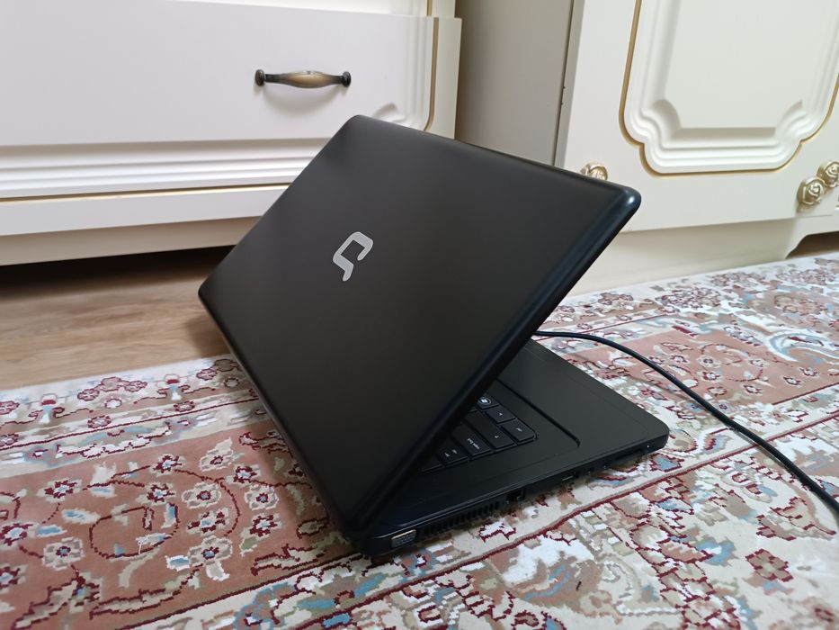 Ноутбук HP в хорошем состоянии.