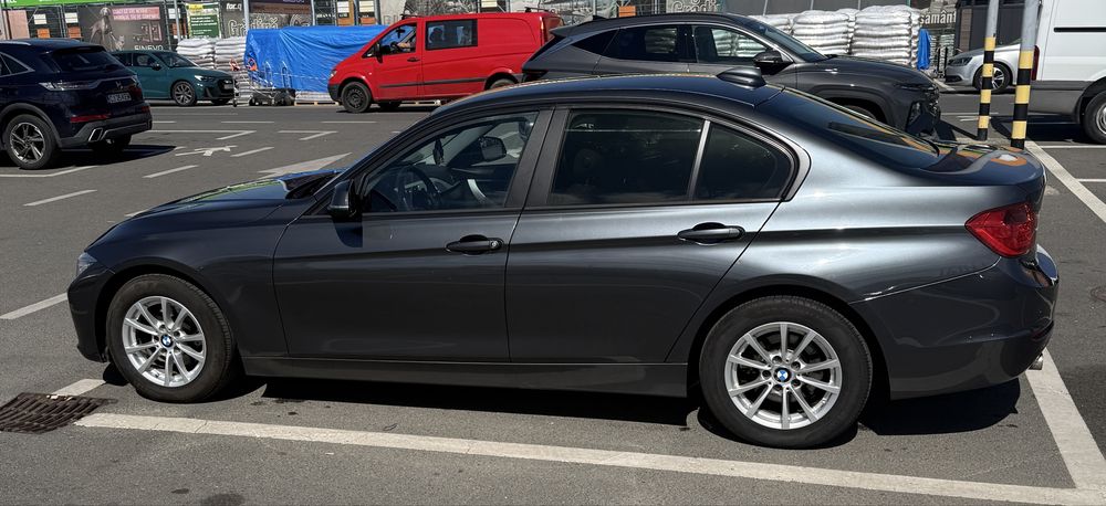 BMW Seria 3 F30 318D