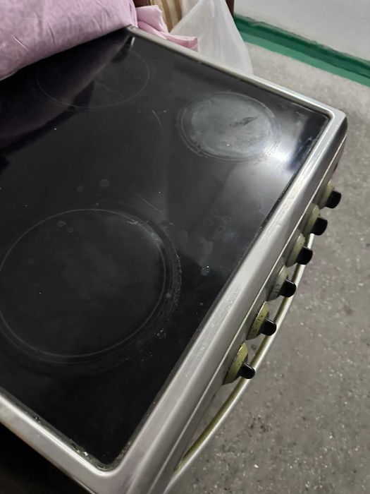 продам б/у электроплиту