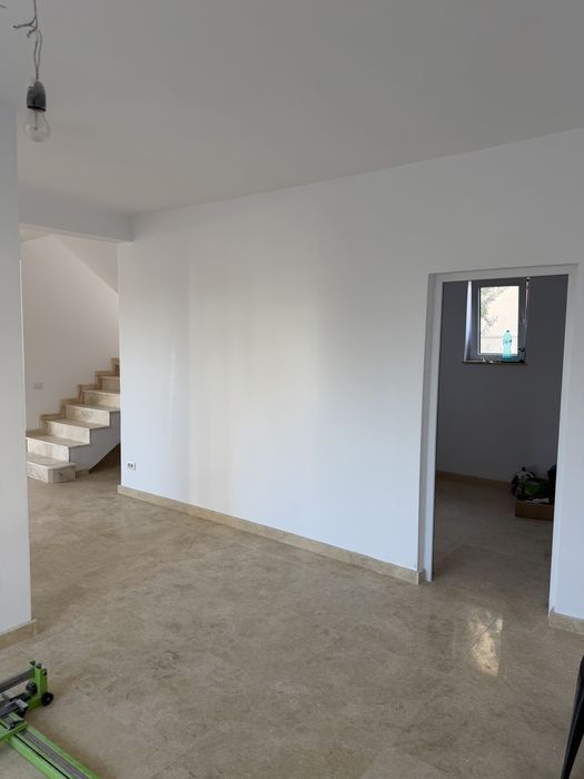 Spațiu comercial/Casă de închiriat