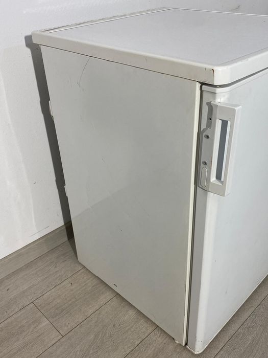 Mic Frigider cu Congelator Zanussi, 140 Litri