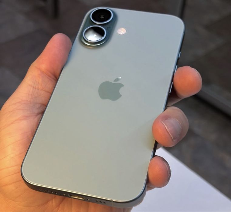 iPhone 16 128 - акумм 100%